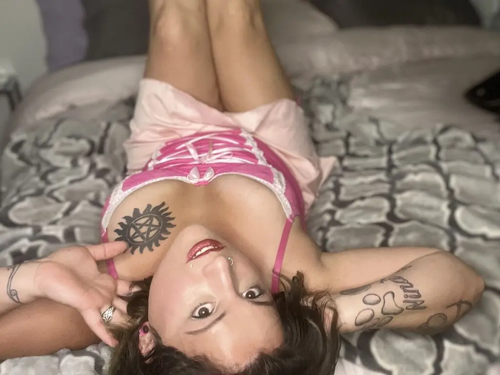 View BrattyBride Fuck Vids and Pics