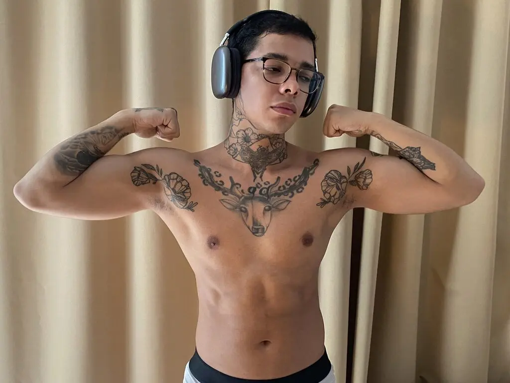 View CarlosHubble Fuck Vids and Pics