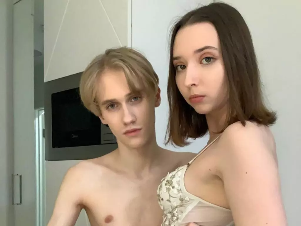 View MikaMatthew Fuck Vids and Pics