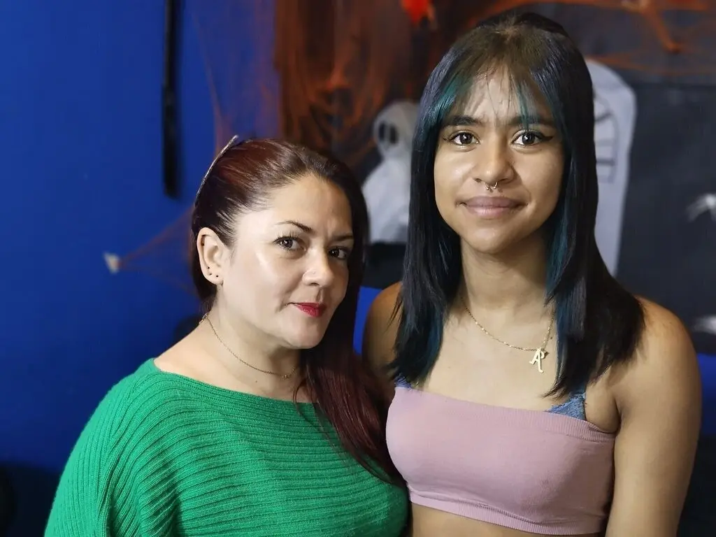 View ZoeAndKataleya Fuck Vids and Pics